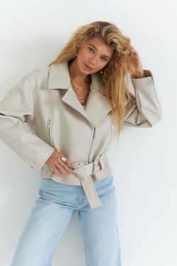 Косуха из экокожи бежевого цвета