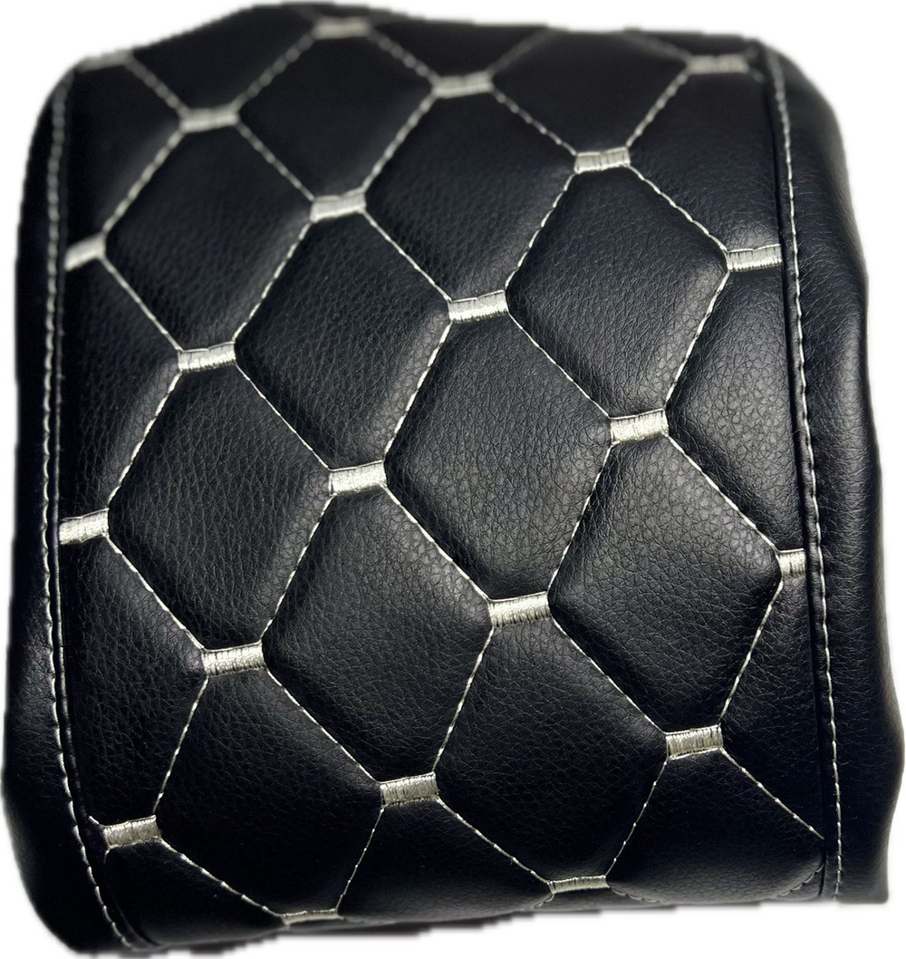 Чехол на штатный подлокотник Лада Веста (белая нить Рубин)