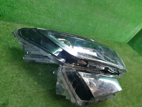 Битая Фара правая Skoda Kodiaq (2016-2022) LED