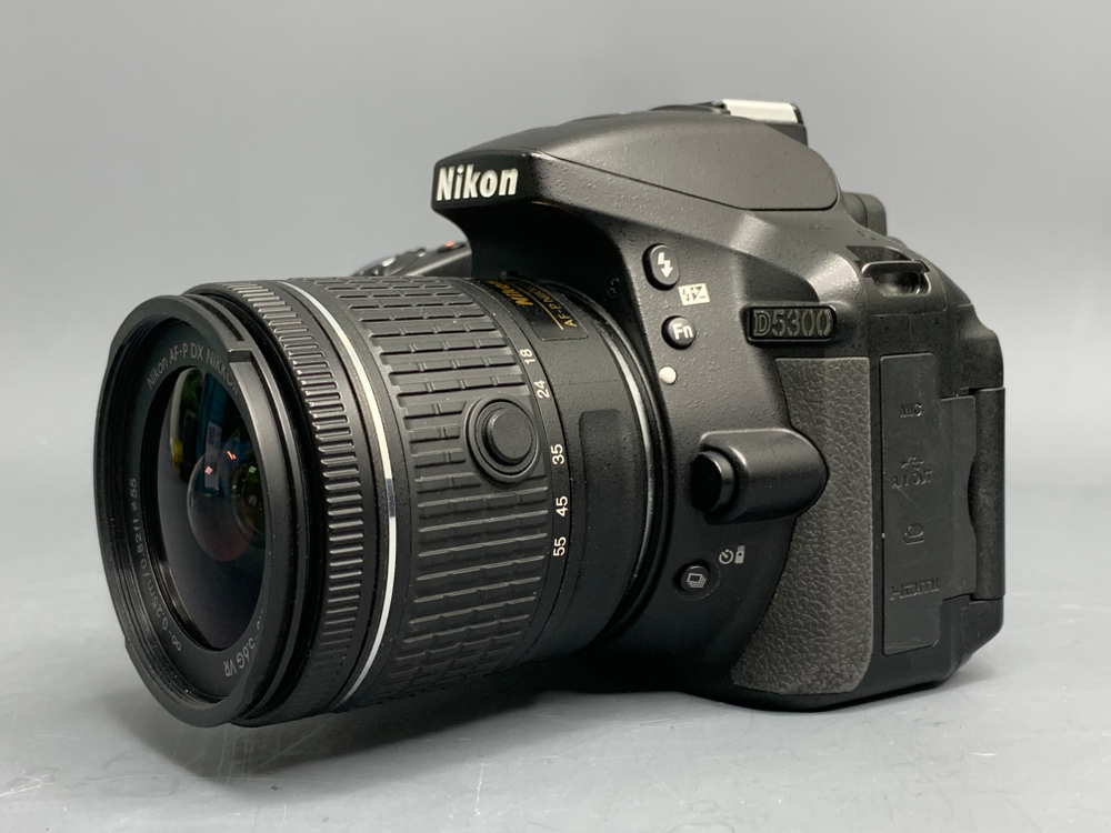 Nikon D5300 kit AF-P 18-55mm VR 12.700 кадров