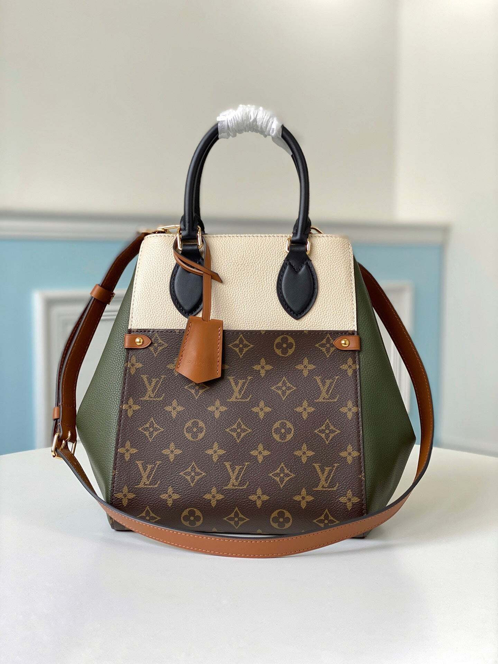 Louis Vuitton Fold Tote MM