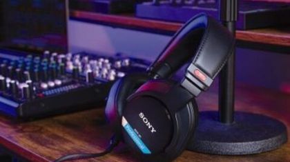 Sony выпустила студийные наушники MDR-M1