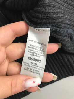 Кардиган из Великобритании с мериносовой шерстью в составе 42-44 размер, нет пояса в комплекте