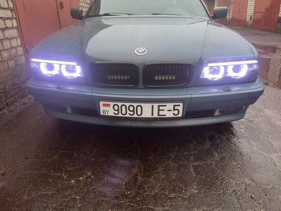 Передние фары 3D Angel Eyes для BMW 7 E38 (94-01) черные