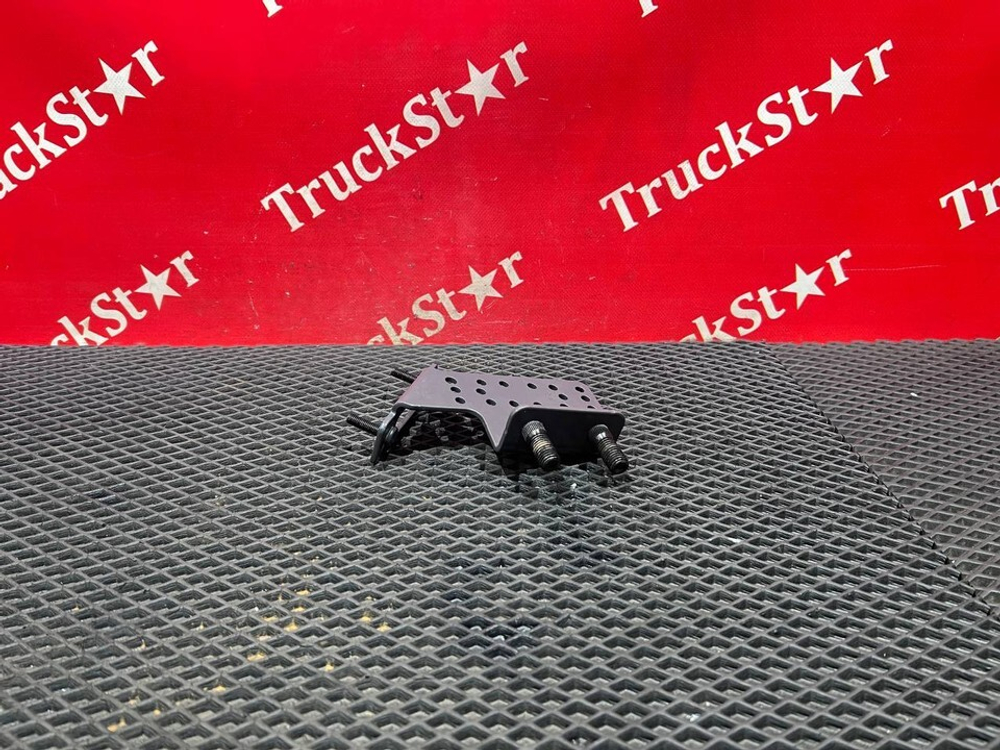 Кронштейн электромагнитного клапана