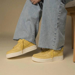 Nike Wmns Air Force 1 '07 Prm GOLD