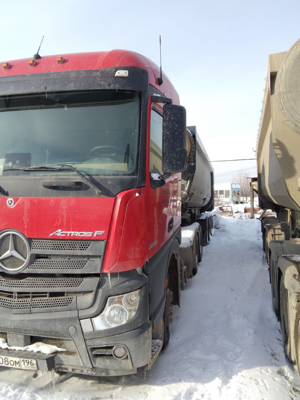 Mercedes-Benz Actros 6x4 Седельный тягач 2645 LS (Дизельный, 12,8 л, 449 л.с., МТ)