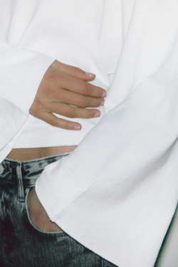 ZARA ФУТБОЛКА С РУКАВАМИ-КРЫЛЫШКАМИ, БЕЛЫЙ