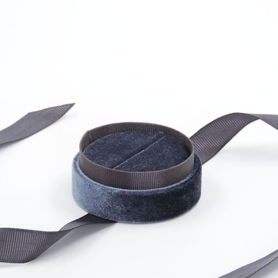 Футляр СИНИЙ пластиковый с оклейкой и лентой, серия "ОКРУЖНОСТИ", 65х65х56 мм