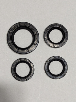 - Набор сальников двигателя скутера157QMJ 150 см3