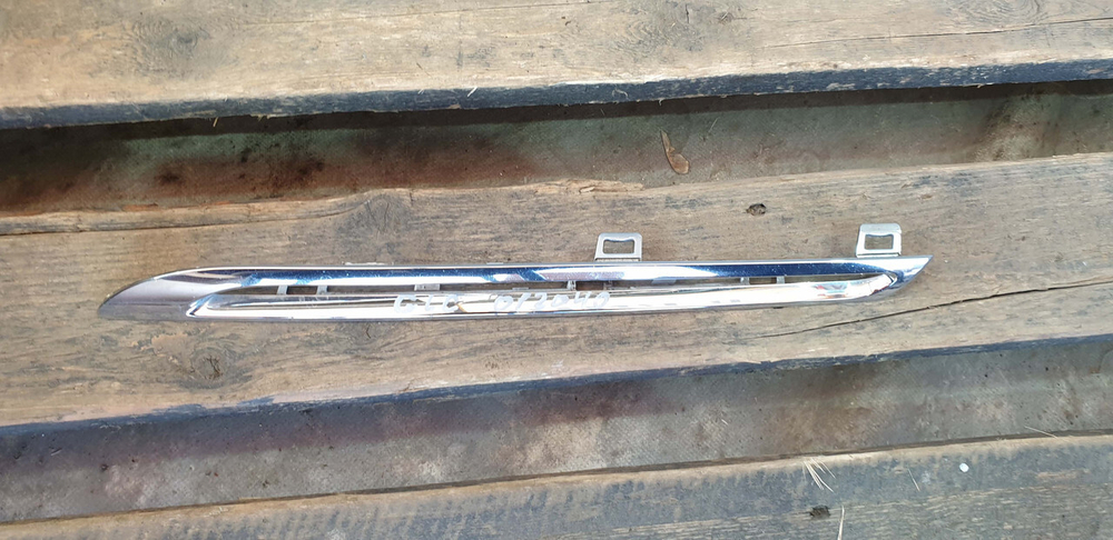 Молдинг решетки радиатора Mercedes GLC (X253) 15-19 Б/У Оригинал A2538880385