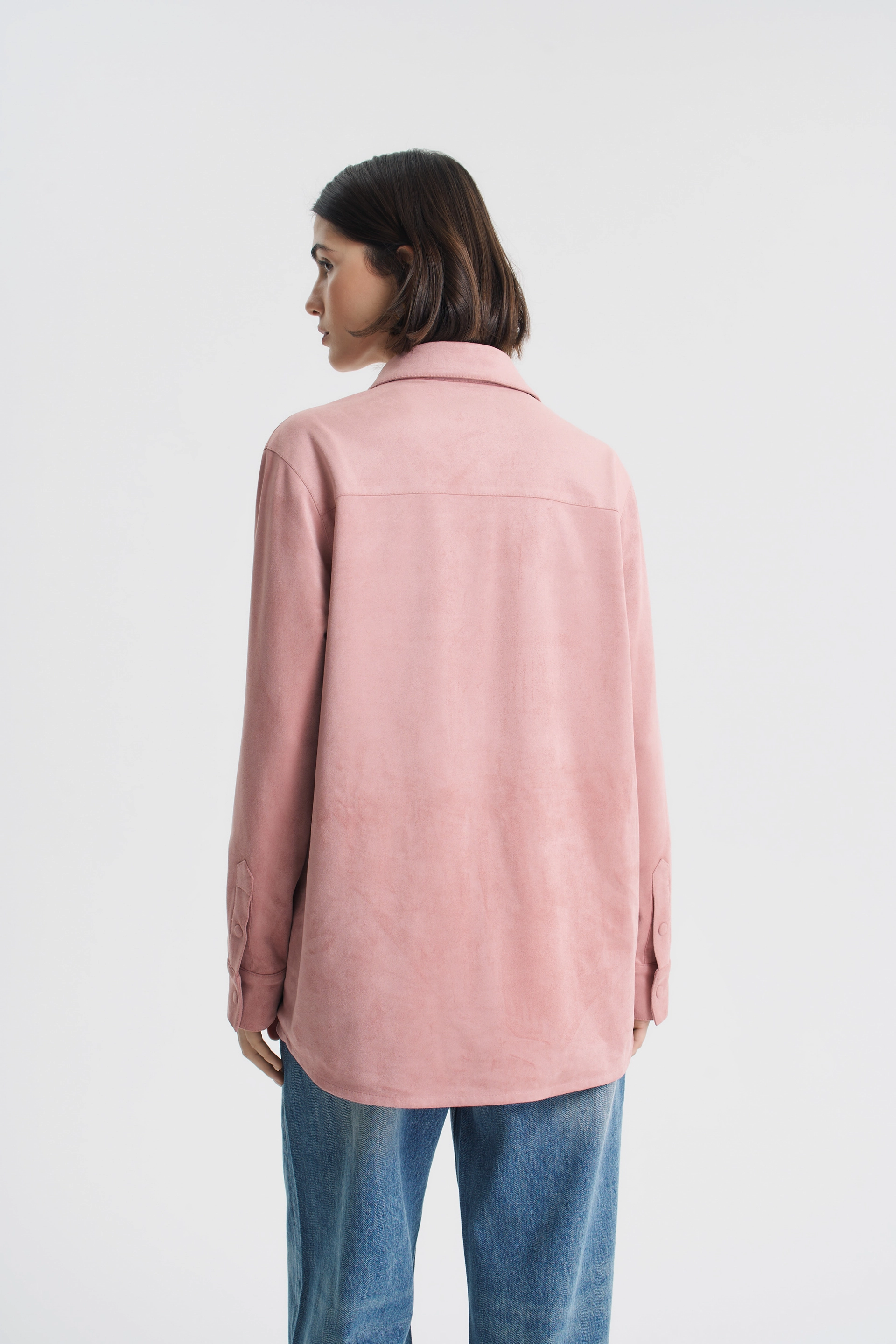 Рубашка из розовой экозамши