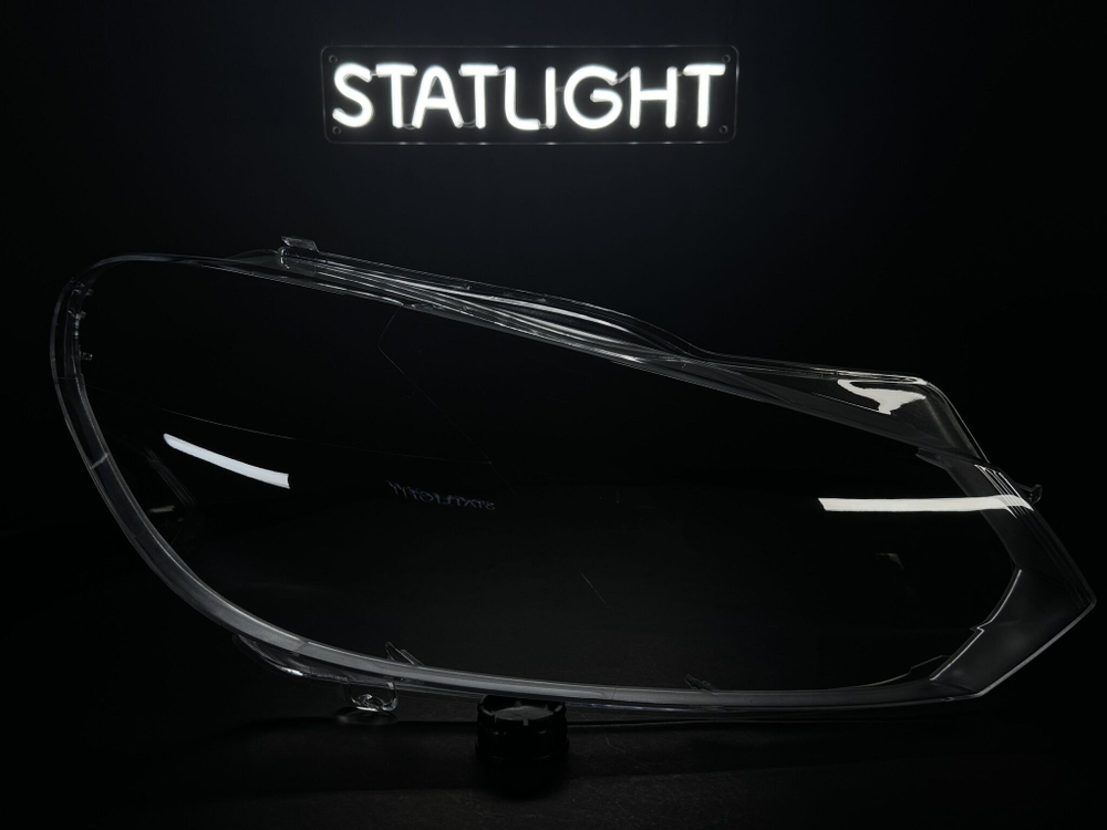 Правое стекло фары Volkswagen Golf 6 2008-2012