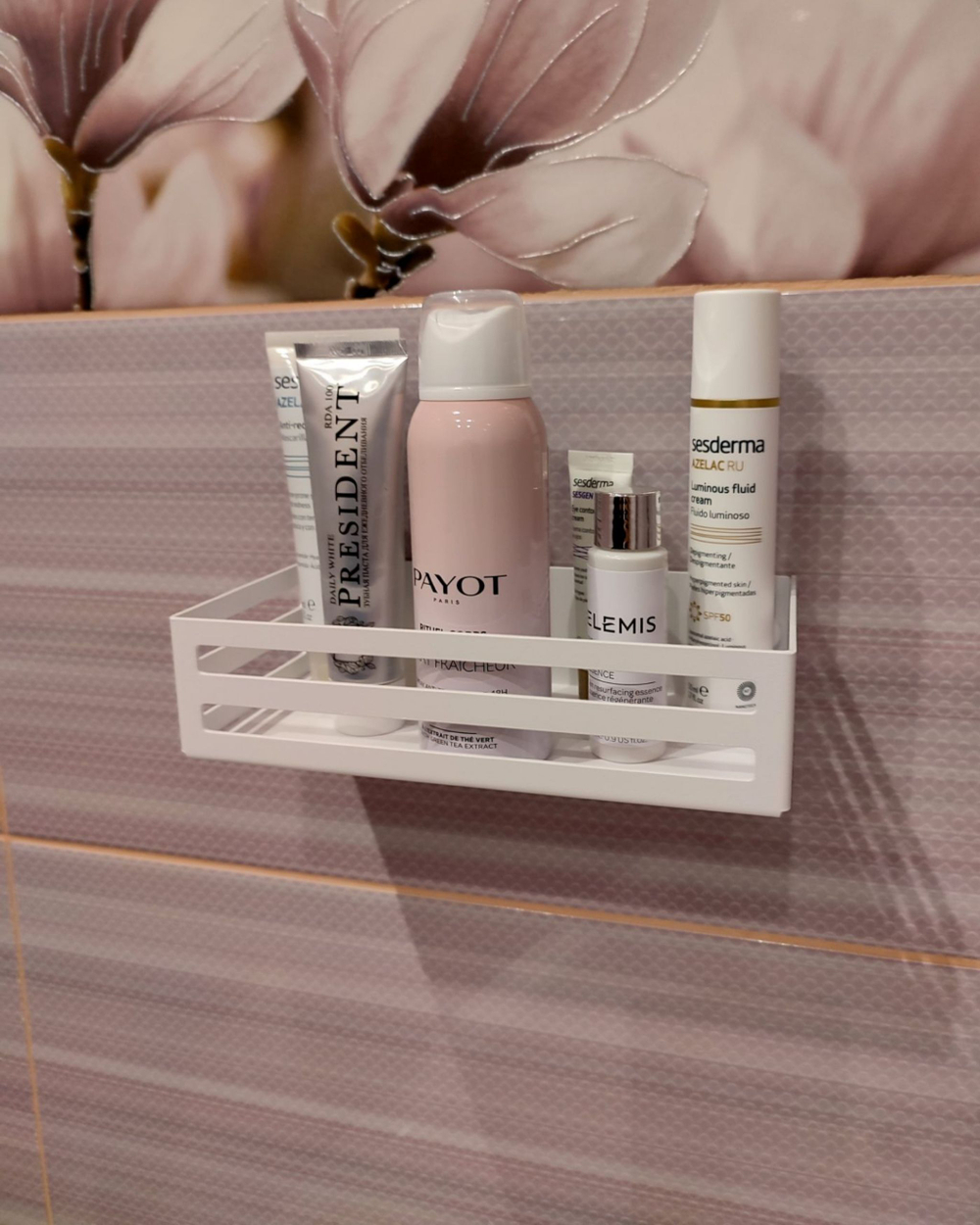 Полка в ванную, полка на кухню, полка в прихожую, цвет  белый, размер 20х10х5см