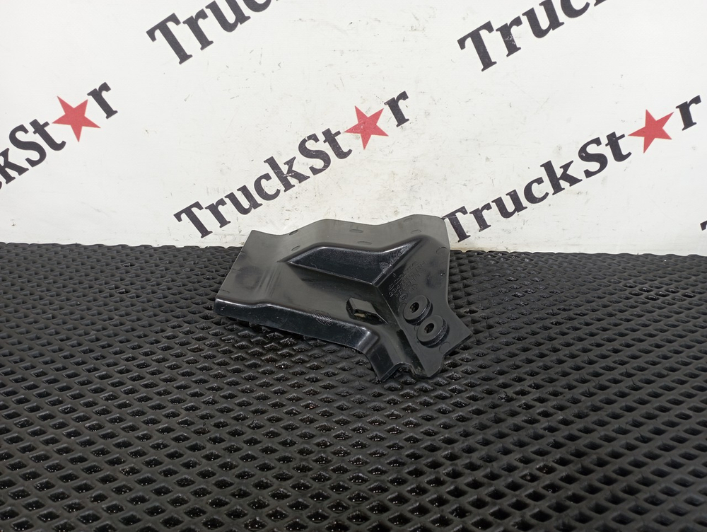 Накладка подножки правая 2020г.