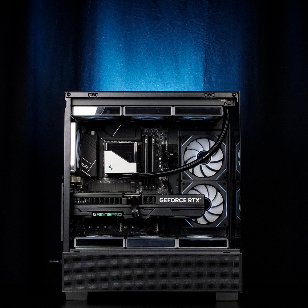 Ryzen 7 7800X3D + RTX 5070 12Gb