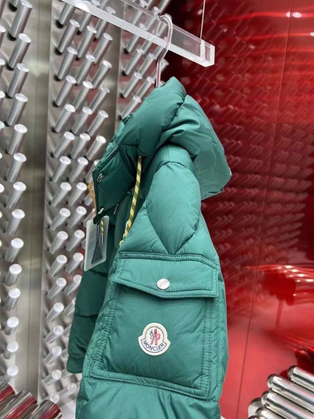 Пуховик Moncler