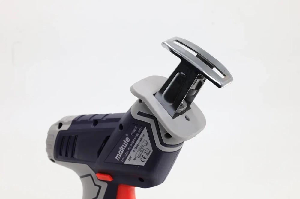 Аккумуляторная сабельная пила Makute CRS002 20V