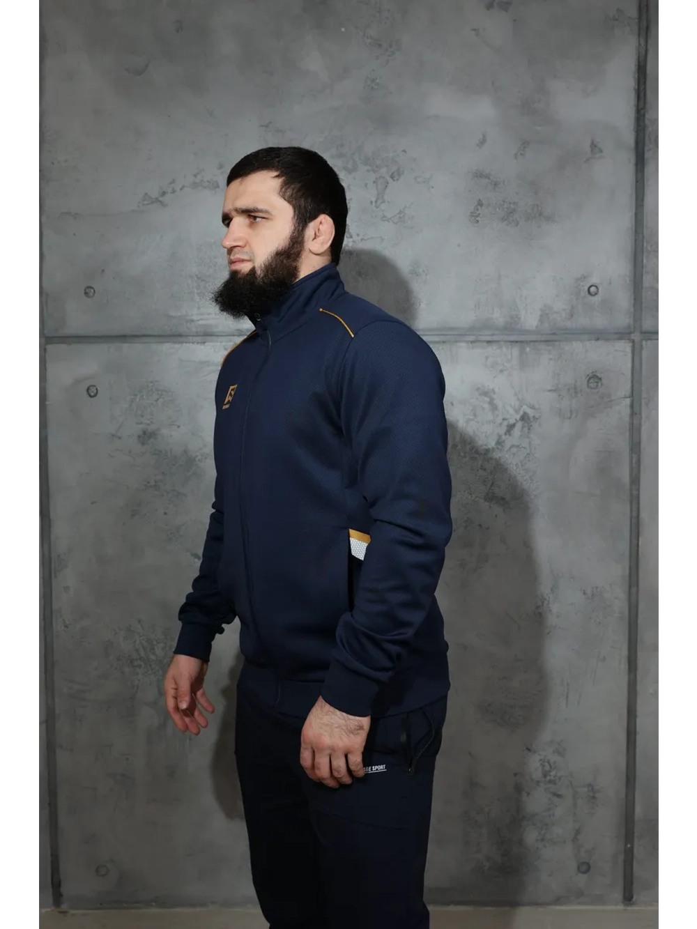 Куртка спортивная