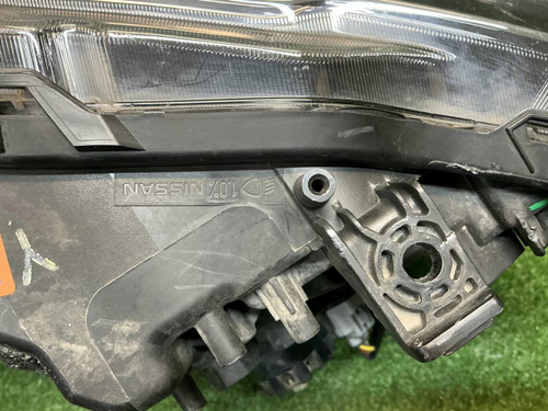 Фара правая Nissan X-Trail T32 (2017-2022) галоген
