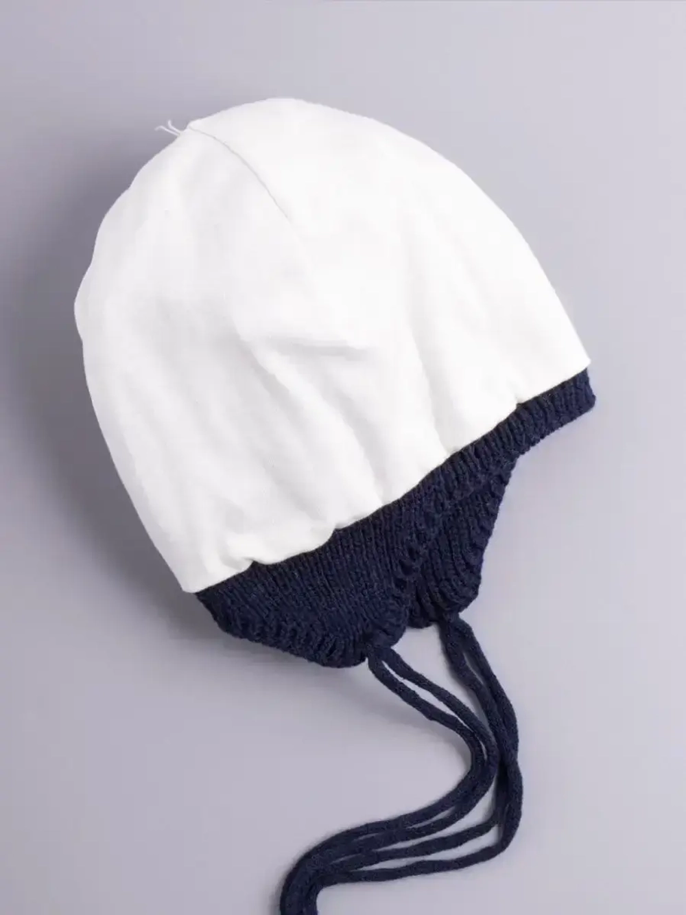 Шапка для мальчика осенняя на завязках