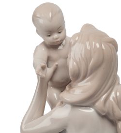 JP-15/23 Фигурка «Девушка с ребенком» (Pavone)