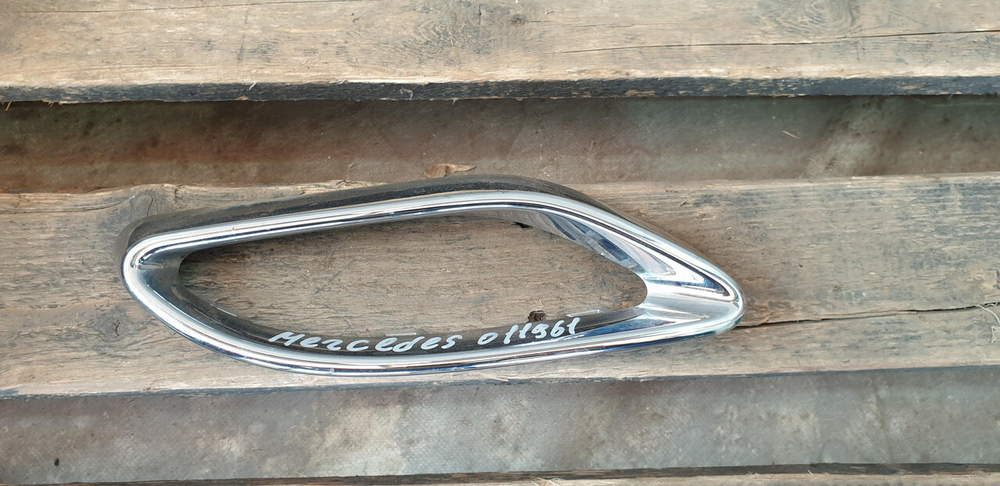 Накладка юбки заднего бампера правая GLS (X166) 15-19 Б/У Оригинал A0008850274