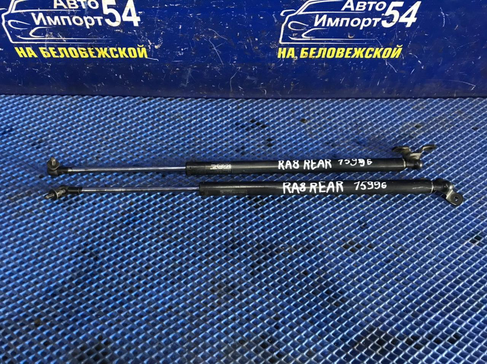 Амортизатор задней двери правый Honda ODYSSEY 1998-2004