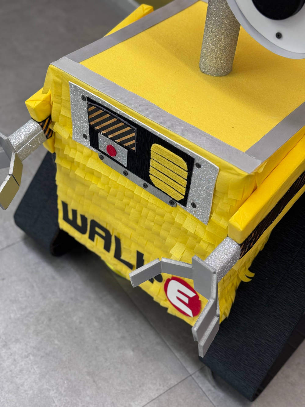 Пиньята "Валли" 60х80 см (без наполнения)