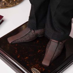 Кукла коллекционная Бульдог Джон Стюарт Милль