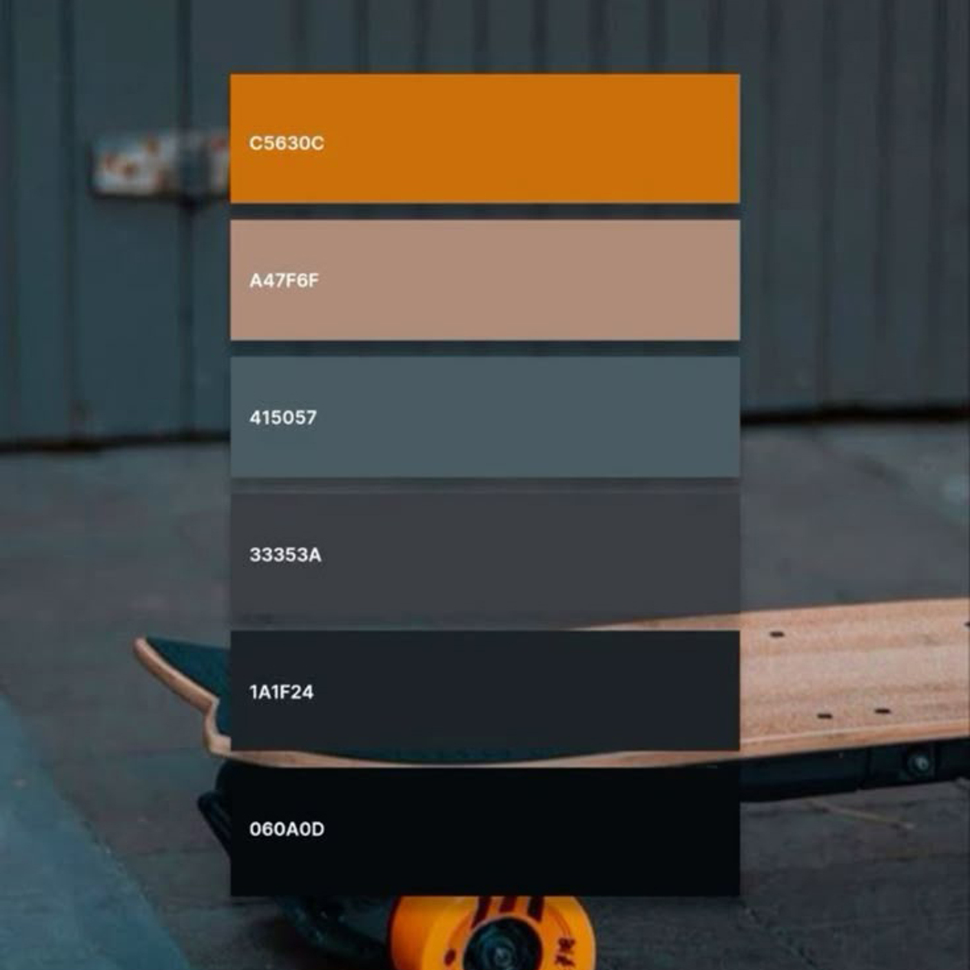 Почему нейтральные цвета в мерче работают лучше фирменных