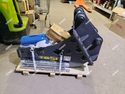 Гидромолот на Телескопический мини-погрузчик Manitou