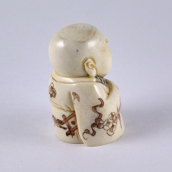 Нэцкэ Молодой монах в кимоно