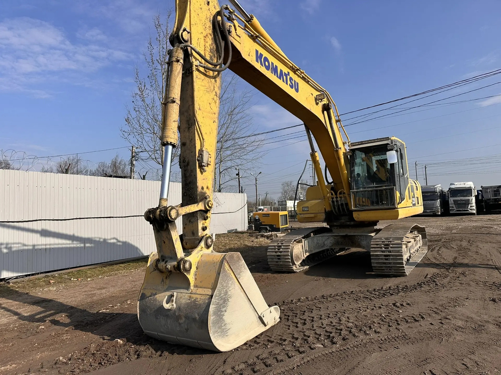 KOMATSU PC 220 Экскаватор PC220LC-8M0 (Дизельный, 6,7 л, 167 л.с., АТ)