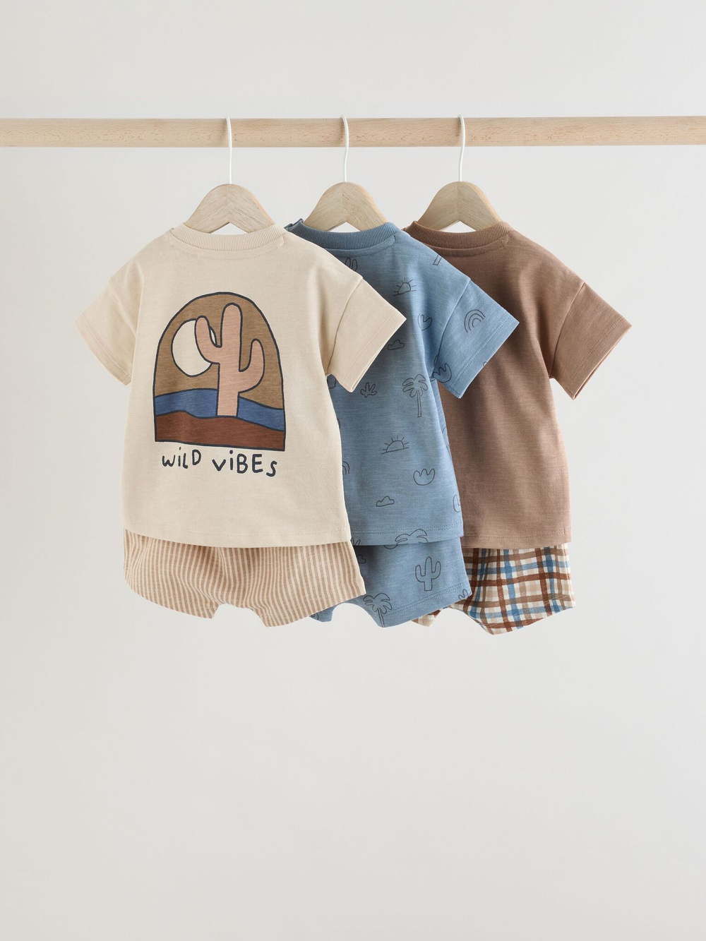 Футболка и шорты в комплекте для малышей Next E81-349, 3 шт., Молочный, Голубой, Коричневый