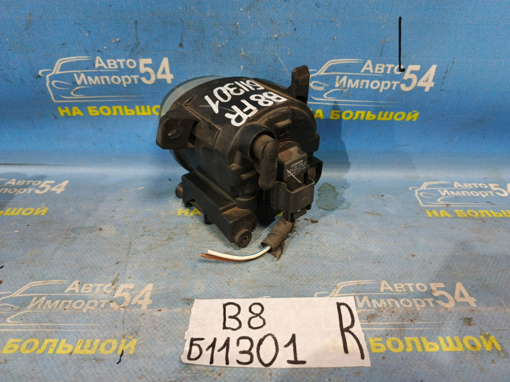 Туманка правая AUDI A4 2008-2012