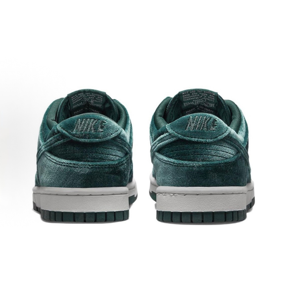 Nike Dunk Low Atomic Teal