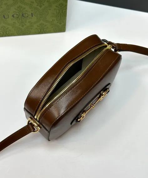 Маленькая женская сумка на плечо Gucci Horsebit 1955 коричневый