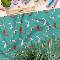 Ткань мембрана японские карпы на голубом фоне