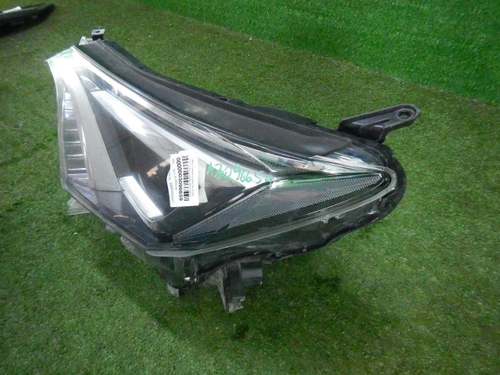 Фара левая Toyota Rav 4 CA40 (2015-2019) LED