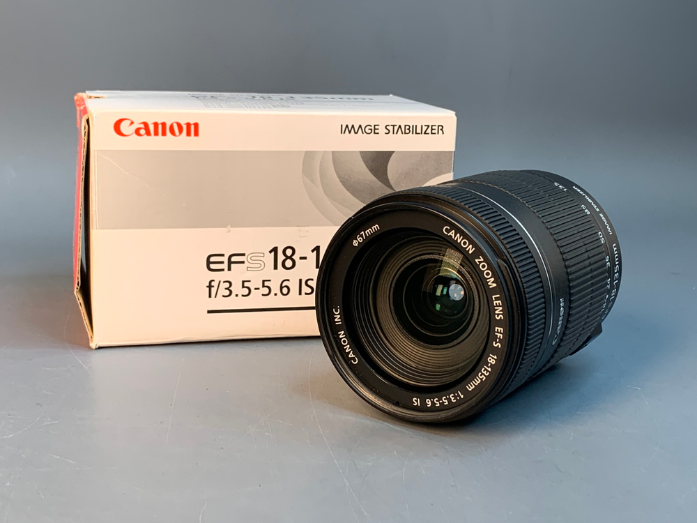 Canon EF-S 18-135mm 3.5-5.6 IS