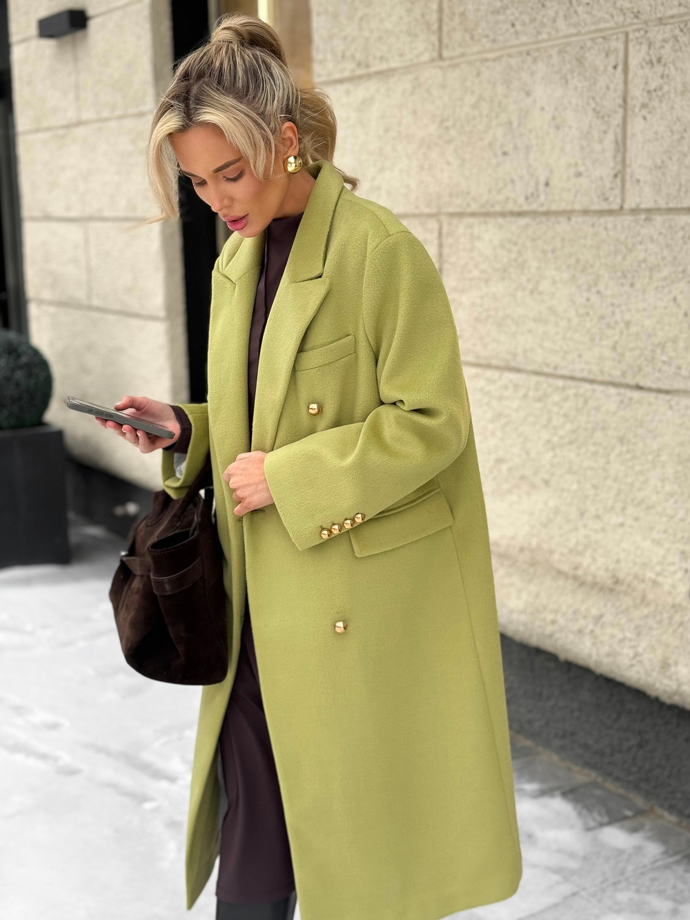 Пальто двубортное в цвете лайм