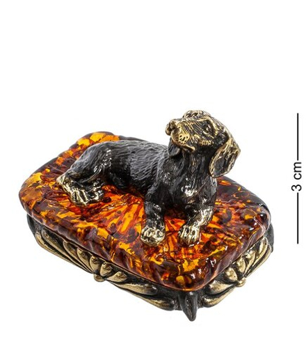 Народные промыслы AM-1317 Фигурка «Такса на пуфике» (латунь, янтарь)