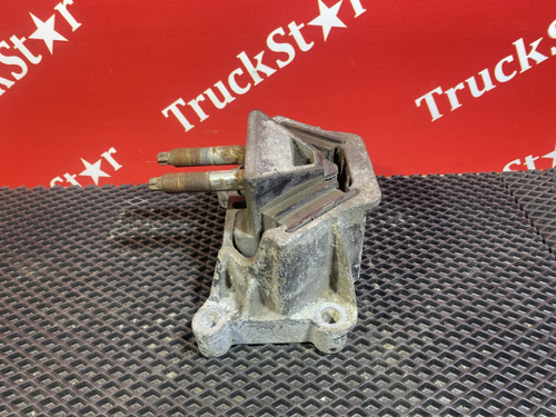 Подушка двигателя задняя