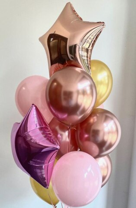 Композиция из шаров в розово - золотой гамме