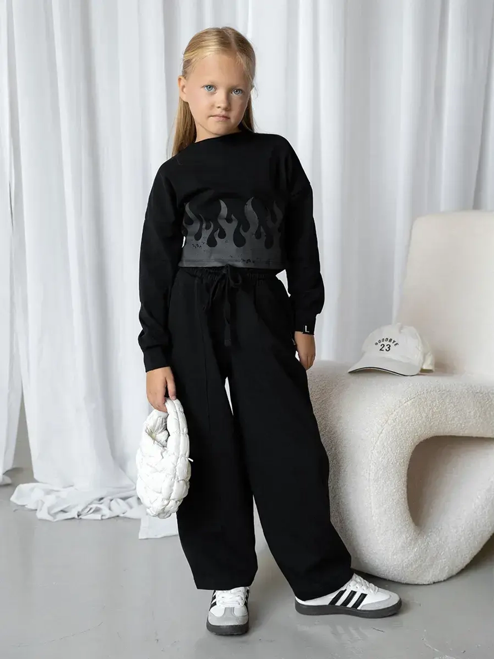 Спортивный костюм для девочки в школу