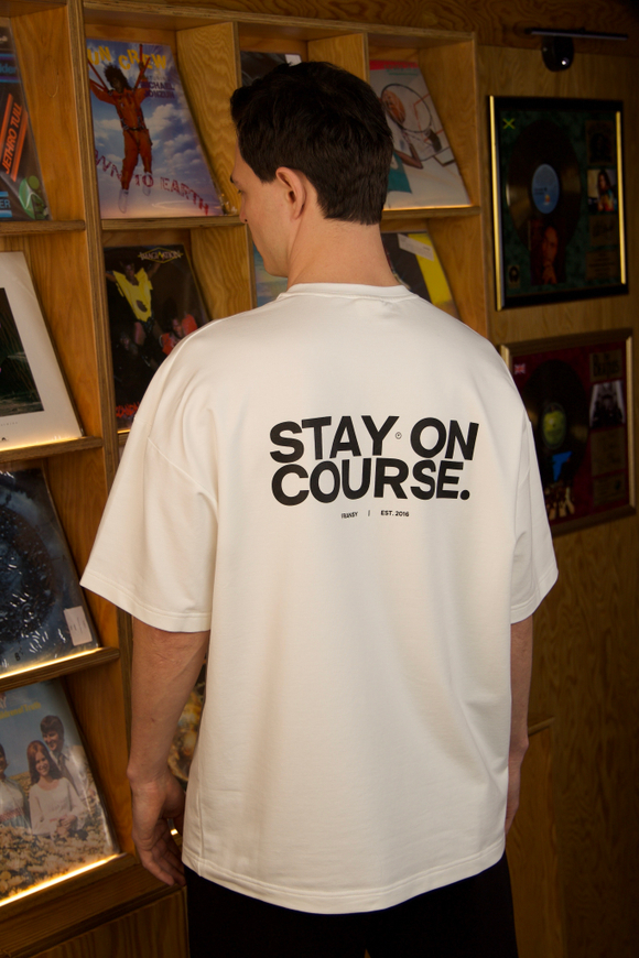 Футболка STAY ON COURSE, молочная