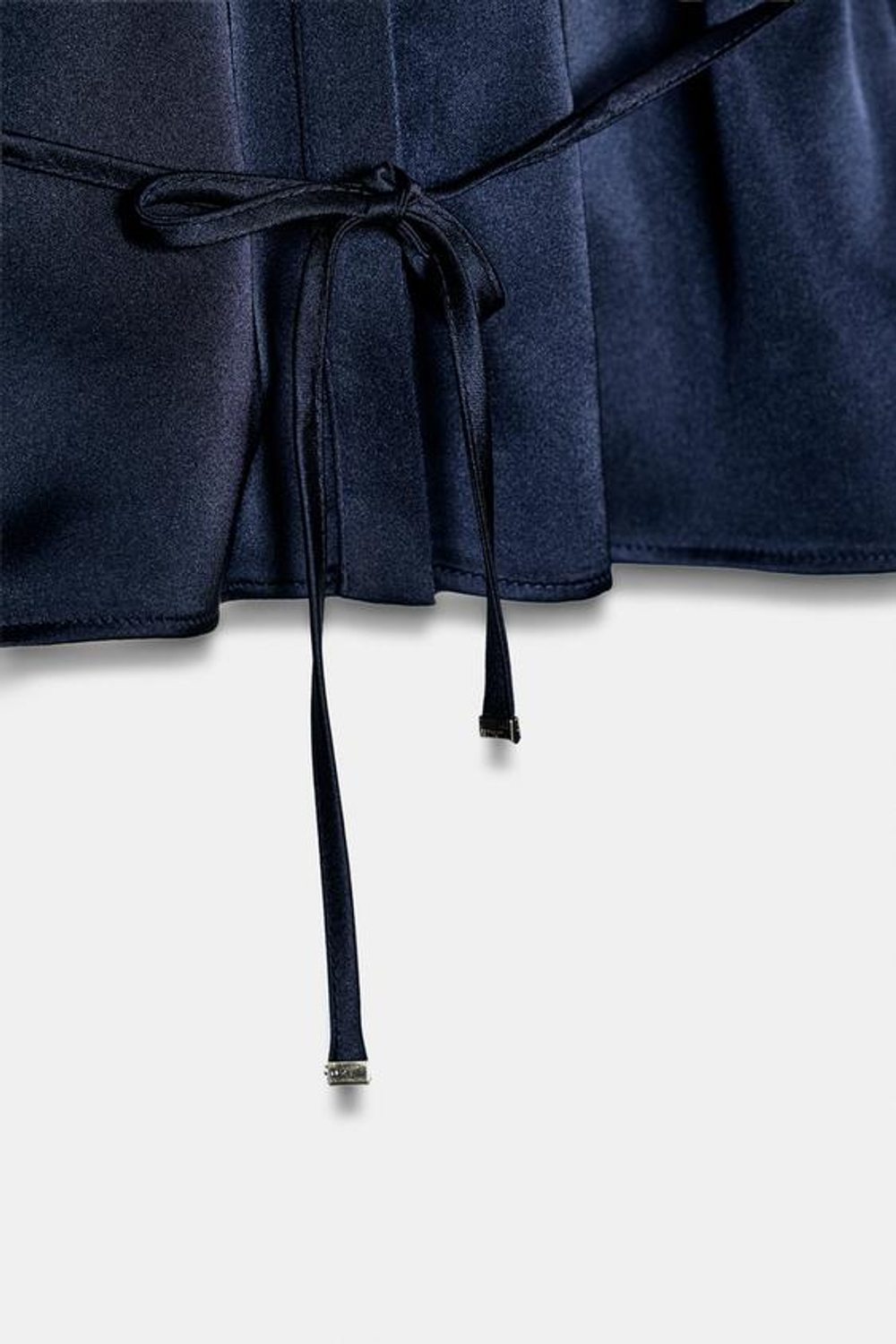 ZARA АТЛАСНАЯ БЛУЗКА С ТОНКИМ ПОЯСОМ, МОРСКОЙ СИНИЙ