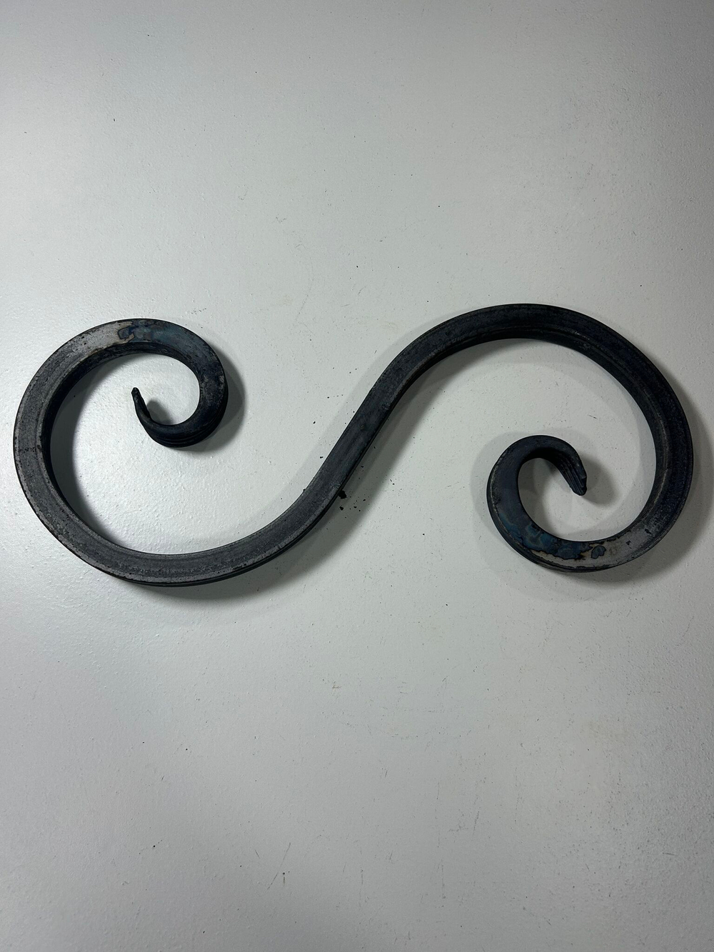 Кованый элемент волюта 130х330мм квадрат полнотелый 14х14мм