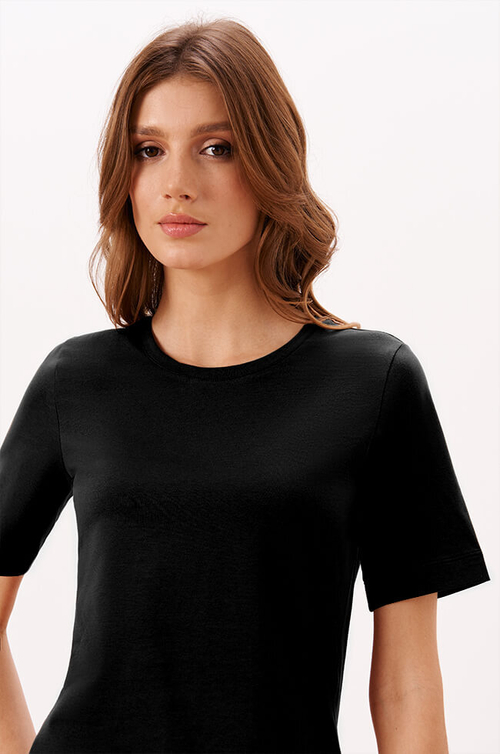 23235 Футболка женская (черный)